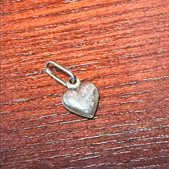 925 Sterling Silver Vintage Heart Pendant - Picture 3 of 4